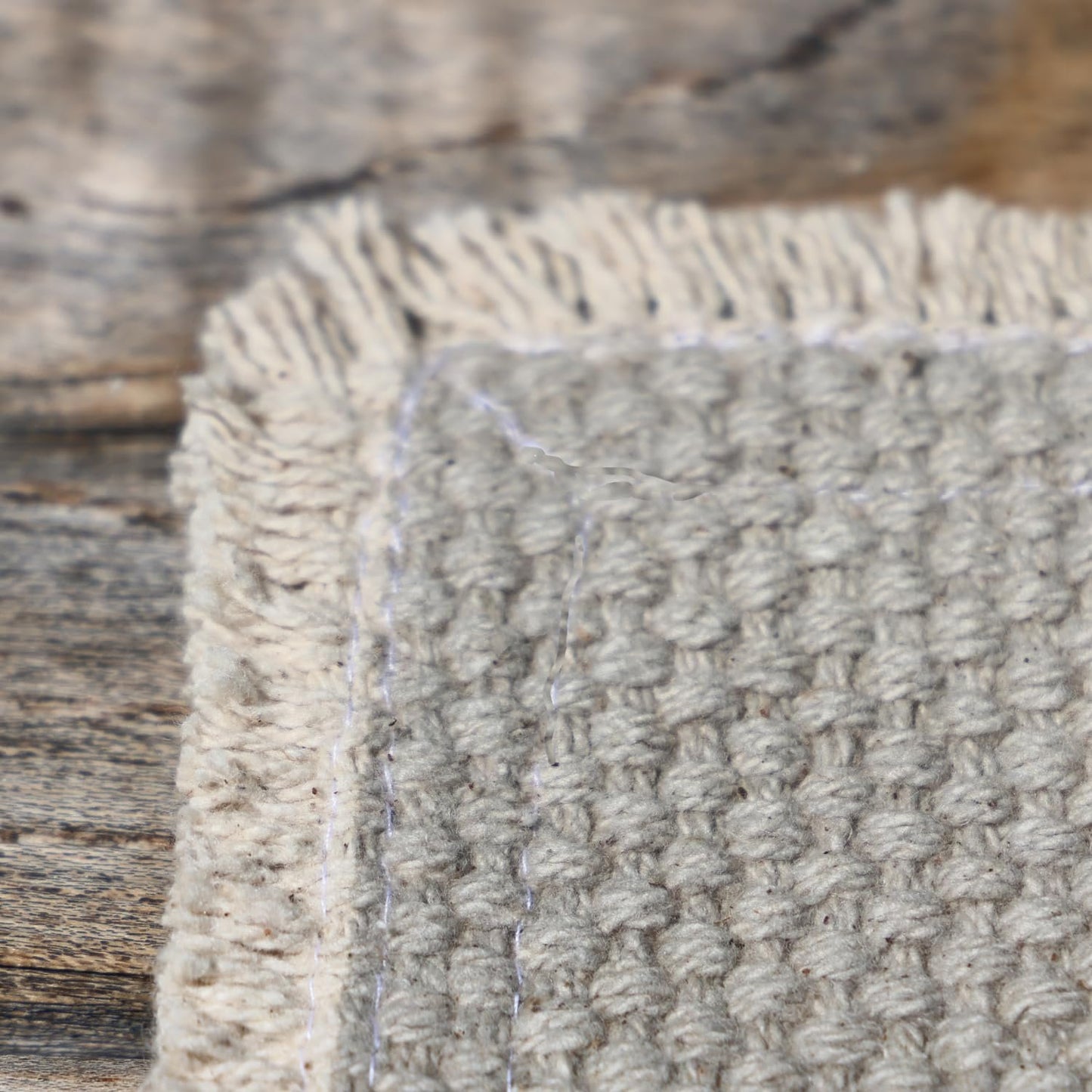 Chic Woven Placemats Set of 4 by DECOR WORKS – Elegant Table Decor for Living & Dining Room, Durable Place Mats Table Mats for Dining Room & Kitchen, Farmhouse Cloth Place Mats